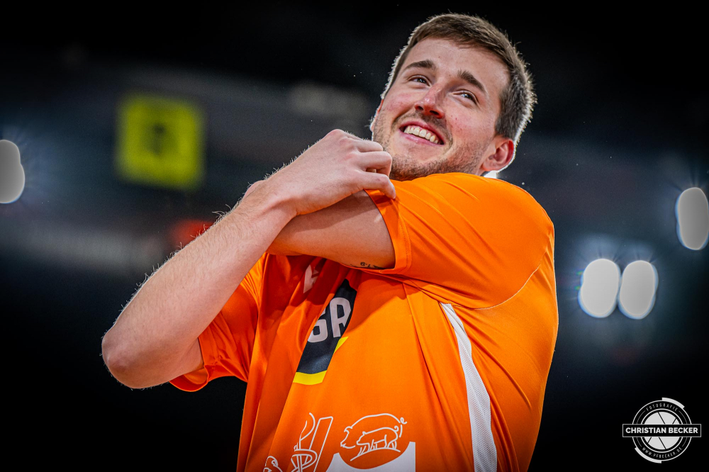 1. Basketball Bundesliga, easyCredit BBL, Saison 2023/2024, Herren, Hauptrunde, 32. Spieltag, 05.05.2024, RASTA Vechta -  BG G&ouml;ttingen
Spencer Reaves (#31 - RASTA Vechta) vor der Partie
Schlüsselwörter: 05.05.2024;1. Bundesliga;32. Spieltag;BBL;BG;Basketball;G&ouml;ttingen;Hauptrunde;Liga;RASTA;RASTA Dome;Saison 2023/2024;Vechta;easycredit;goettingen