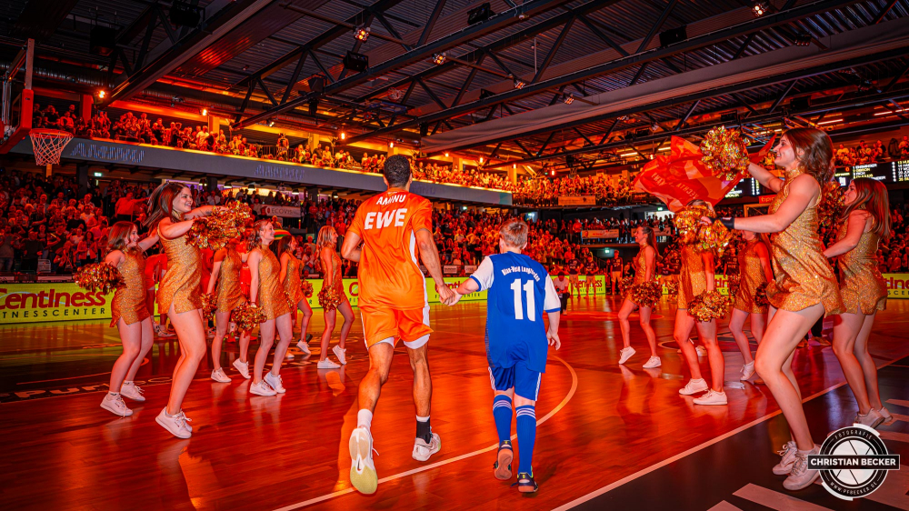 1. Basketball Bundesliga, easyCredit BBL, Saison 2023/2024, Herren, Hauptrunde, 32. Spieltag, 05.05.2024, RASTA Vechta -  BG G&ouml;ttingen
Joel Aminu (#21 - RASTA Vechta) vor der Partie
Schlüsselwörter: 05.05.2024;1. Bundesliga;32. Spieltag;BBL;BG;Basketball;G&ouml;ttingen;Hauptrunde;Liga;RASTA;RASTA Dome;Saison 2023/2024;Vechta;easycredit;goettingen