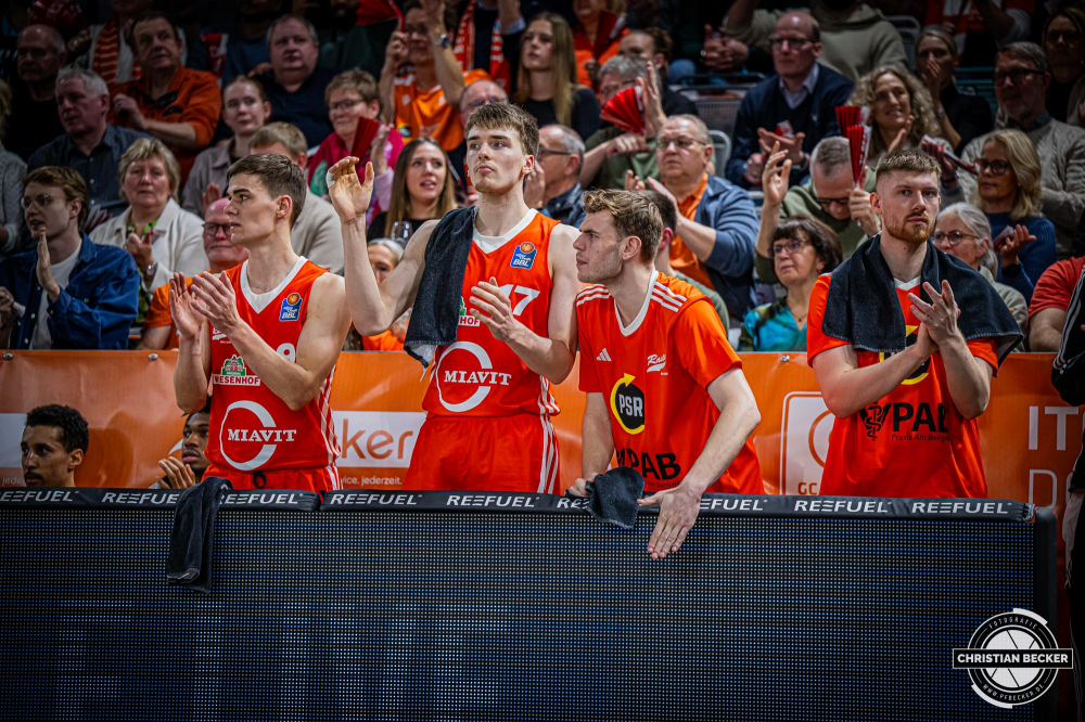 1. Basketball Bundesliga, easyCredit BBL, Saison 2024/2025, Herren, Hauptrunde, 11. Spieltag, 14.12.2024, RASTA Vechta -  Hamburg Towers
Das Team von RASTA Vechta w&auml;hrend der Partie
Schlüsselwörter: 1. Bundesliga;11. Spieltag;14.12.2024;BBL;Basketball;Hamburg;Hauptrunde;Liga;RASTA;RASTA Dome;Saison 2024/2025;Towers;Vechta;easycredit