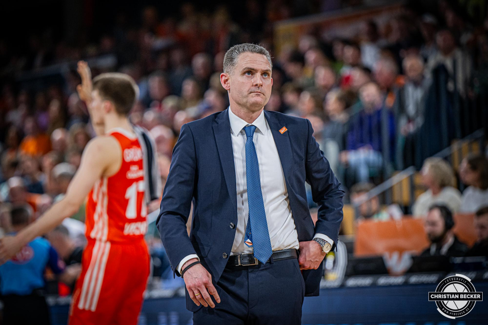 1. Basketball Bundesliga, easyCredit BBL, Saison 2024/2025, Herren, Hauptrunde, 11. Spieltag, 14.12.2024, RASTA Vechta -  Hamburg Towers
Martin Schiller (Headcoach - RASTA Vechta) w&auml;hrend der Partie
Schlüsselwörter: 1. Bundesliga;11. Spieltag;14.12.2024;BBL;Basketball;Hamburg;Hauptrunde;Liga;RASTA;RASTA Dome;Saison 2024/2025;Towers;Vechta;easycredit