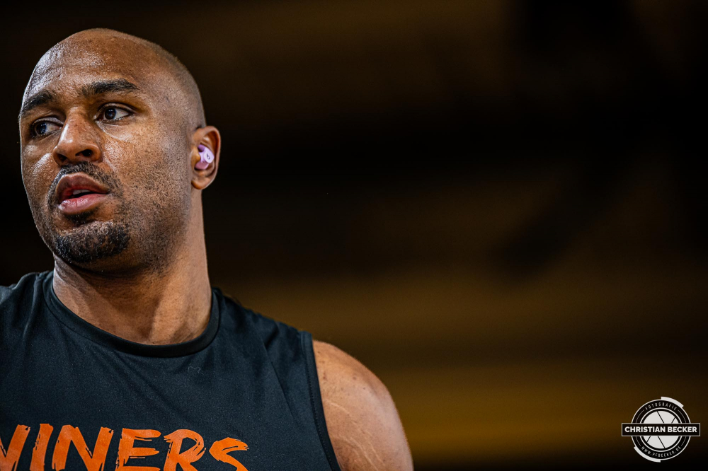 1. Basketball Bundesliga, easyCredit BBL, Saison 2024/2025, Herren, Hauptrunde, 18. Spieltag, 24.01.2025, RASTA Vechta -  Niners Chemnitz
DeAndre Lansdowne (#9 - Niners Chemnitz) vor der Partie
Schlüsselwörter: 1. Bundesliga;18. Spieltag;24.01.2025;BBL;Basketball;Chemnitz;Hauptrunde;Liga;NINERS;RASTA;RASTA Dome;Saison 2024/2025;Vechta;easycredit