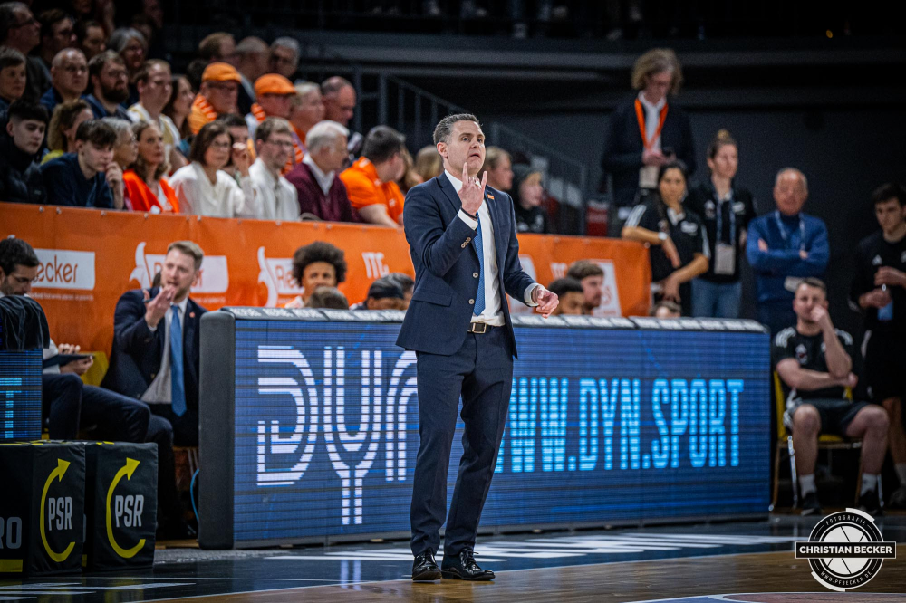 1. Basketball Bundesliga, easyCredit BBL, Saison 2024/2025, Herren, Hauptrunde, 24. Spieltag, 14.03.2025, RASTA Vechta - ratiopharm Ulm
Martin Schiller (Headcoach - RASTA Vechta) w&auml;hrend der Partie
Schlüsselwörter: 1. Bundesliga;14.03.2025;24. Spieltag;BBL;Basketball;Hauptrunde;Liga;RASTA;RASTA Dome;Saison 2024/2025;Ulm;Vechta;easycredit;ratiopharm