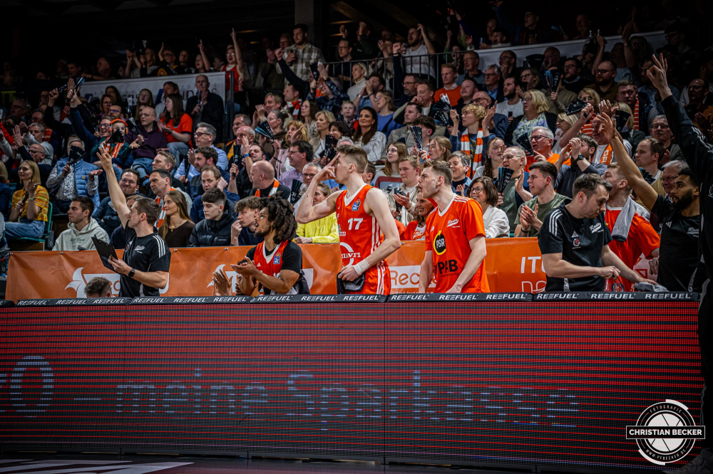 1. Basketball Bundesliga, easyCredit BBL, Saison 2024/2025, Herren, Hauptrunde, 24. Spieltag, 14.03.2025, RASTA Vechta - ratiopharm Ulm
Das Team von RASTA Vechta zeigt Emotionen w&auml;hrend der Partie
Schlüsselwörter: 1. Bundesliga;14.03.2025;24. Spieltag;BBL;Basketball;Hauptrunde;Liga;RASTA;RASTA Dome;Saison 2024/2025;Ulm;Vechta;easycredit;ratiopharm