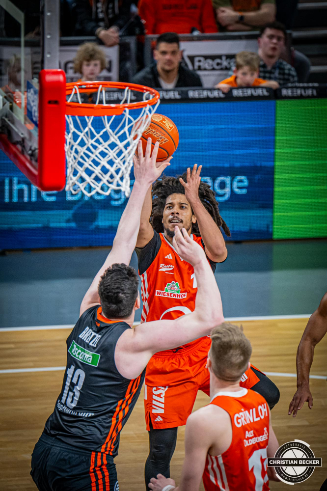 1. Basketball Bundesliga, easyCredit BBL, Saison 2024/2025, Herren, Hauptrunde, 24. Spieltag, 14.03.2025, RASTA Vechta - ratiopharm Ulm
Tyger Campbell (#10 - RASTA Vechta) beim Korbleger
Schlüsselwörter: 1. Bundesliga;14.03.2025;24. Spieltag;BBL;Basketball;Hauptrunde;Liga;RASTA;RASTA Dome;Saison 2024/2025;Ulm;Vechta;easycredit;ratiopharm