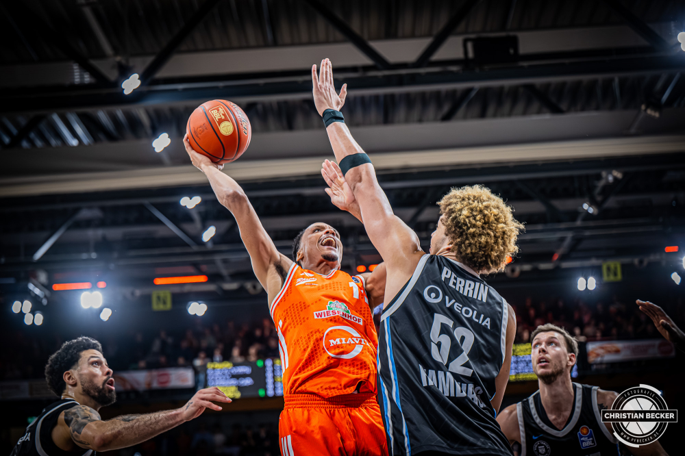 1. Basketball Bundesliga, easyCredit BBL, Saison 2025/2026, Herren, Hauptrunde, 9. Spieltag, 07.12.2025, RASTA Vechta - Veolia Hamburg Towers
Alonzo Verge (#11 - RASTA Vechta) in Aktion
Schlüsselwörter: 07.12.2025;1. Bundesliga;7. Spieltag;BBL;Basketball;Hamburg;Hauptrunde;Liga;RASTA;RASTA Dome;Saison 2025/2026;Towers;Vechta;Veolia;easycredit