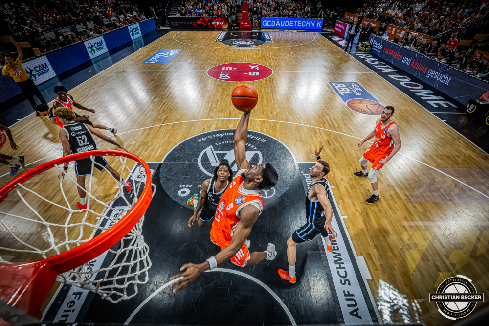 1. Basketball Bundesliga, easyCredit BBL, Saison 2025/2026, Herren, Hauptrunde, 9. Spieltag, 07.12.2025, RASTA Vechta - Veolia Hamburg Towers
TJ Bamba (#5 - RASTA Vechta) in Aktion
Schlüsselwörter: 07.12.2025;1. Bundesliga;7. Spieltag;BBL;Basketball;Hamburg;Hauptrunde;Liga;RASTA;RASTA Dome;Saison 2025/2026;Towers;Vechta;Veolia;easycredit