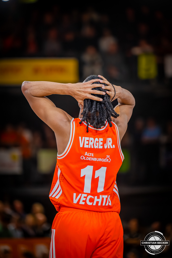 1. Basketball Bundesliga, easyCredit BBL, Saison 2025/2026, Herren, Hauptrunde, 9. Spieltag, 07.12.2025, RASTA Vechta - Veolia Hamburg Towers
Alonzo Verge (#11 - RASTA Vechta) w&auml;hrend der Partie
Schlüsselwörter: 07.12.2025;1. Bundesliga;7. Spieltag;BBL;Basketball;Hamburg;Hauptrunde;Liga;RASTA;RASTA Dome;Saison 2025/2026;Towers;Vechta;Veolia;easycredit