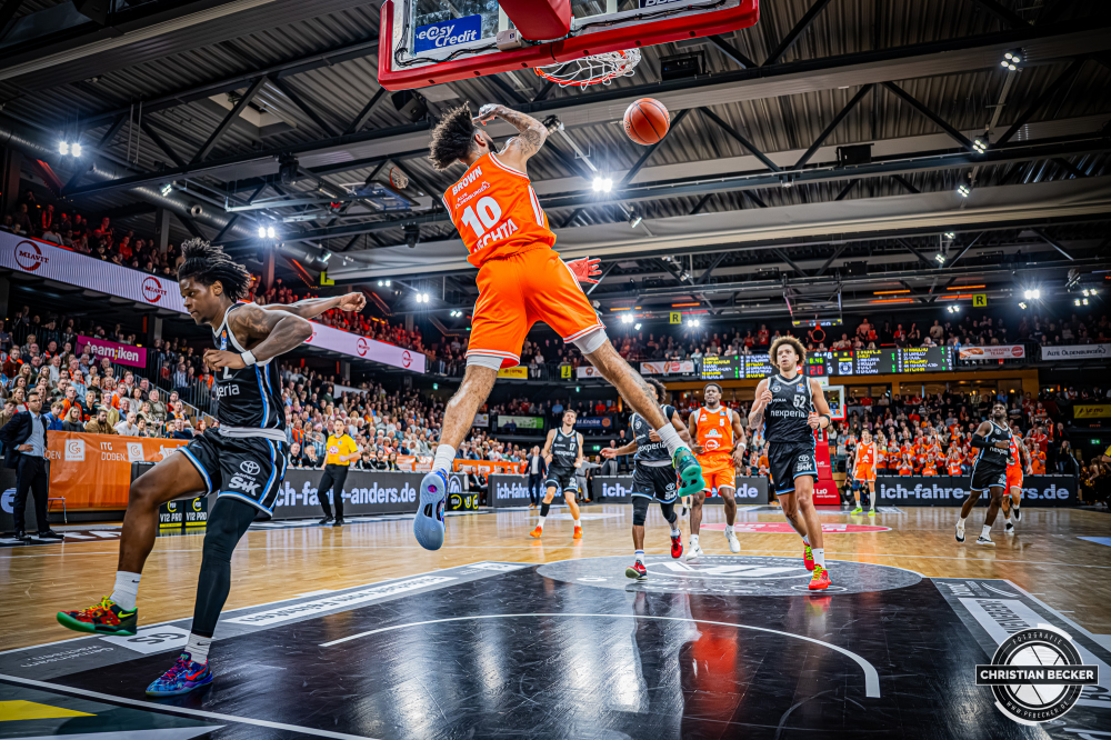 1. Basketball Bundesliga, easyCredit BBL, Saison 2025/2026, Herren, Hauptrunde, 9. Spieltag, 07.12.2025, RASTA Vechta - Veolia Hamburg Towers
Tevin Brown (#10 - RASTA Vechta) in Aktion
Schlüsselwörter: 07.12.2025;1. Bundesliga;7. Spieltag;BBL;Basketball;Hamburg;Hauptrunde;Liga;RASTA;RASTA Dome;Saison 2025/2026;Towers;Vechta;Veolia;easycredit