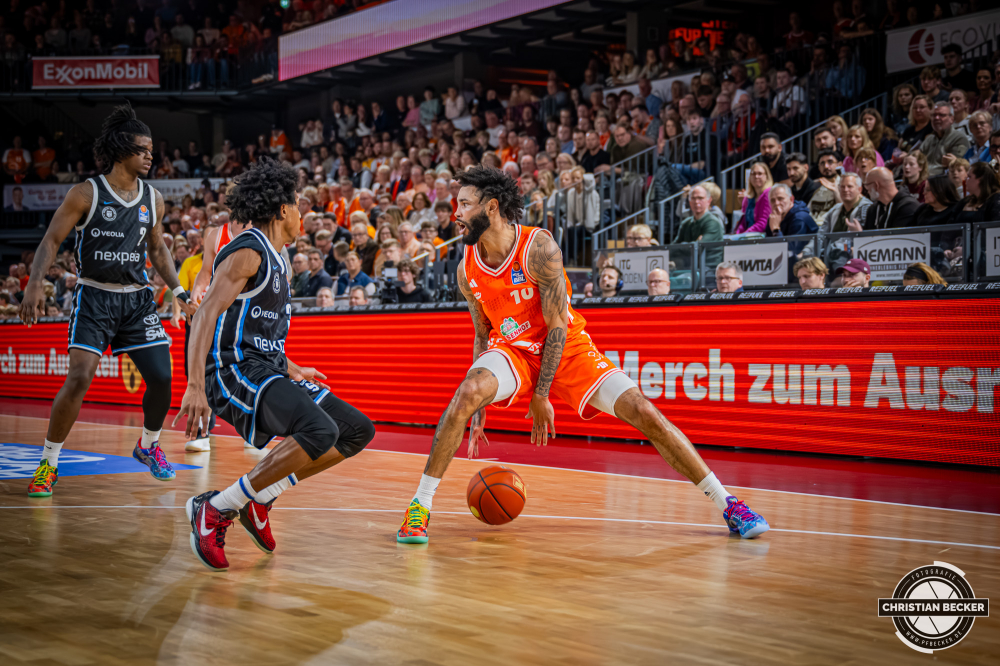 1. Basketball Bundesliga, easyCredit BBL, Saison 2025/2026, Herren, Hauptrunde, 9. Spieltag, 07.12.2025, RASTA Vechta - Veolia Hamburg Towers
Tevin Brown (#10 - RASTA Vechta) in Aktion
Schlüsselwörter: 07.12.2025;1. Bundesliga;7. Spieltag;BBL;Basketball;Hamburg;Hauptrunde;Liga;RASTA;RASTA Dome;Saison 2025/2026;Towers;Vechta;Veolia;easycredit