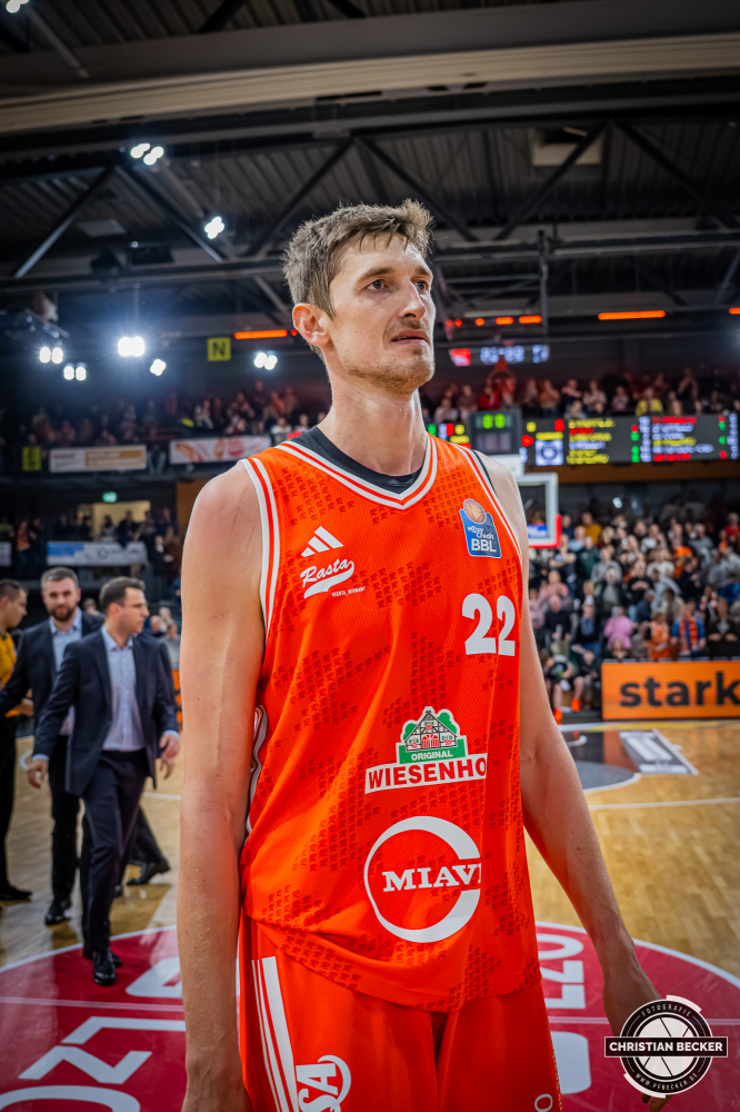 1. Basketball Bundesliga, easyCredit BBL, Saison 2025/2026, Herren, Hauptrunde, 9. Spieltag, 07.12.2025, RASTA Vechta - Veolia Hamburg Towers
Tibor Plei&szlig; (#22 - RASTA Vechta) nach der Partie
Schlüsselwörter: 07.12.2025;1. Bundesliga;7. Spieltag;BBL;Basketball;Hamburg;Hauptrunde;Liga;RASTA;RASTA Dome;Saison 2025/2026;Towers;Vechta;Veolia;easycredit