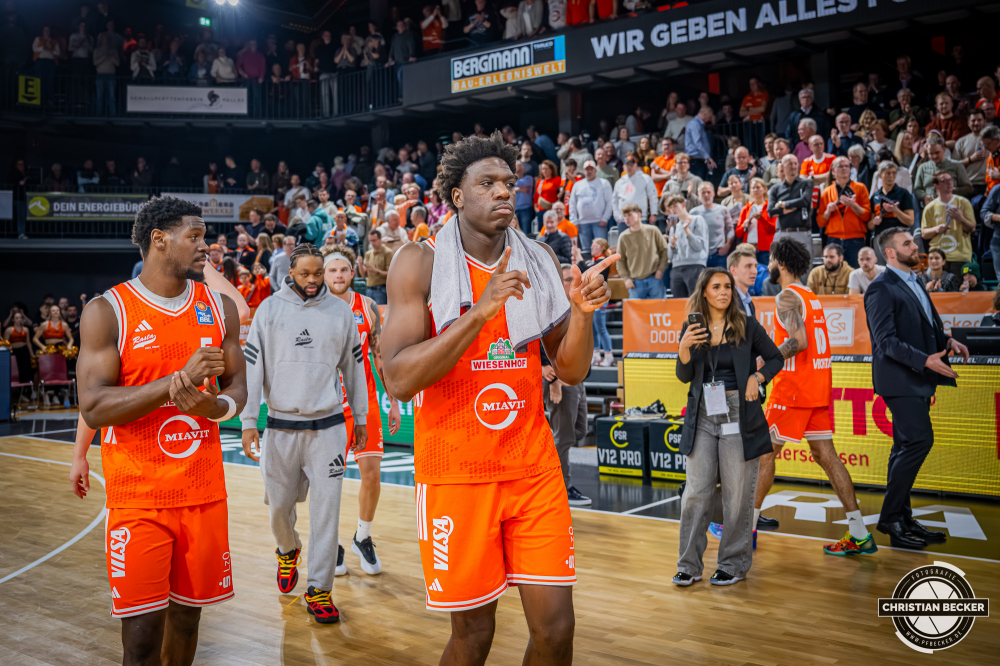 1. Basketball Bundesliga, easyCredit BBL, Saison 2025/2026, Herren, Hauptrunde, 9. Spieltag, 07.12.2025, RASTA Vechta - Veolia Hamburg Towers
Malcolm Dandridge (#23 - RASTA Vechta) nach der Partie
Schlüsselwörter: 07.12.2025;1. Bundesliga;7. Spieltag;BBL;Basketball;Hamburg;Hauptrunde;Liga;RASTA;RASTA Dome;Saison 2025/2026;Towers;Vechta;Veolia;easycredit