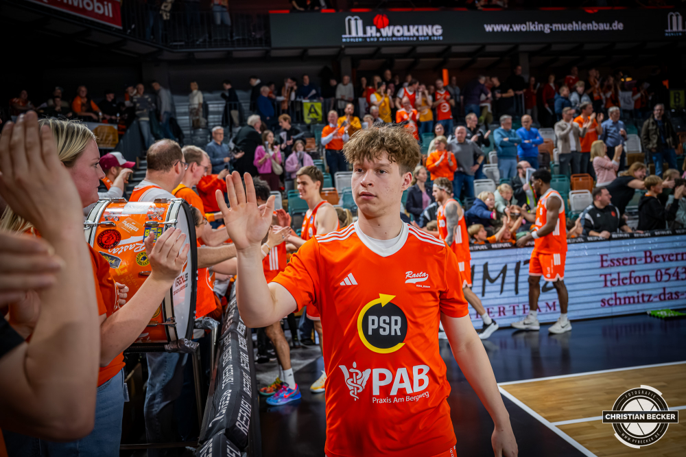 1. Basketball Bundesliga, easyCredit BBL, Saison 2025/2026, Herren, Hauptrunde, 9. Spieltag, 07.12.2025, RASTA Vechta - Veolia Hamburg Towers
Roy Krupnikas (#24 - RASTA Vechta) nach der Partie
Schlüsselwörter: 07.12.2025;1. Bundesliga;7. Spieltag;BBL;Basketball;Hamburg;Hauptrunde;Liga;RASTA;RASTA Dome;Saison 2025/2026;Towers;Vechta;Veolia;easycredit