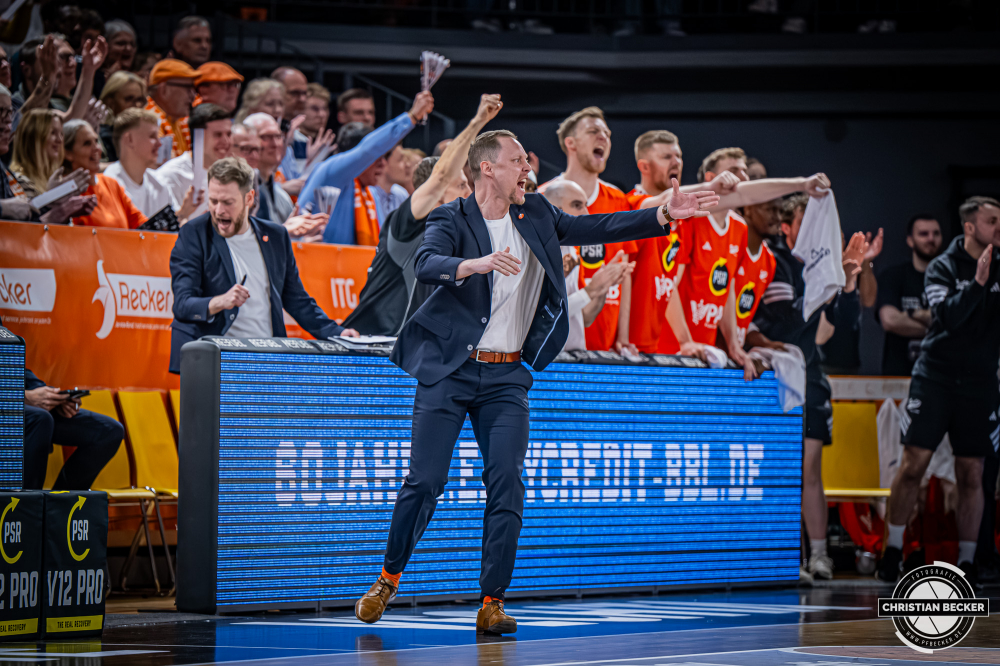 1. Basketball Bundesliga, easyCredit BBL, Saison 2025/2026, Herren, Hauptrunde, 24. Spieltag, 14.03.2026, RASTA Vechta - MHP Riesen Ludwigsburg
Christian Held (Head-Coach - RASTA Vechta) w&auml;hrend der Partie
Schlüsselwörter: 1. Bundesliga;14.03.2026;24. Spieltag;BBL;Basketball;Hauptrunde;Liga;Ludwigsburg;MHP;RASTA;RASTA Dome;RIESEN;Saison 2025/2026;Vechta;easycredit