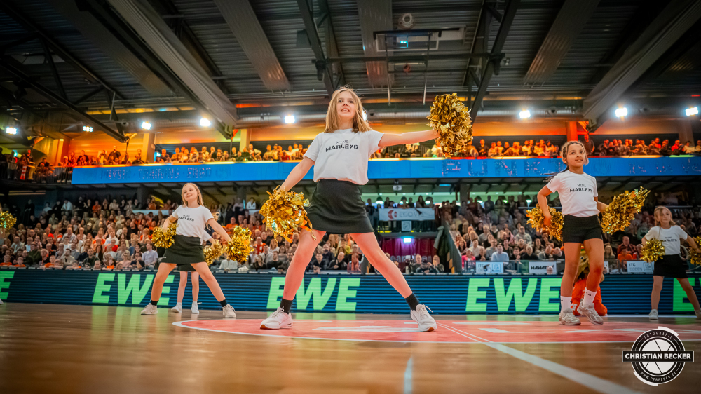 1. Basketball Bundesliga, easyCredit BBL, Saison 2025/2026, Herren, Hauptrunde, 24. Spieltag, 14.03.2026, RASTA Vechta - MHP Riesen Ludwigsburg
Mini Marleys (Cheerleader - RASTA Vechta) w&auml;hrend der Partie
Schlüsselwörter: 1. Bundesliga;14.03.2026;24. Spieltag;BBL;Basketball;Hauptrunde;Liga;Ludwigsburg;MHP;RASTA;RASTA Dome;RIESEN;Saison 2025/2026;Vechta;easycredit