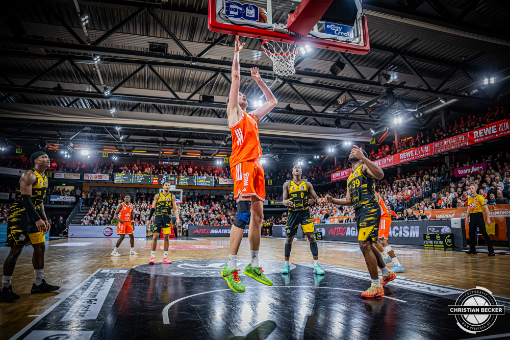 1. Basketball Bundesliga, easyCredit BBL, Saison 2025/2026, Herren, Hauptrunde, 24. Spieltag, 14.03.2026, RASTA Vechta - MHP Riesen Ludwigsburg
Tibor Plei&szlig; (#22 - RASTA Vechta) beim Korbleger
Schlüsselwörter: 1. Bundesliga;14.03.2026;24. Spieltag;BBL;Basketball;Hauptrunde;Liga;Ludwigsburg;MHP;RASTA;RASTA Dome;RIESEN;Saison 2025/2026;Vechta;easycredit