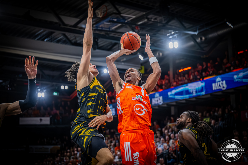 1. Basketball Bundesliga, easyCredit BBL, Saison 2025/2026, Herren, Hauptrunde, 24. Spieltag, 14.03.2026, RASTA Vechta - MHP Riesen Ludwigsburg
Alonzo Verge (#11 - RASTA Vechta) beim Korbleger
Schlüsselwörter: 1. Bundesliga;14.03.2026;24. Spieltag;BBL;Basketball;Hauptrunde;Liga;Ludwigsburg;MHP;RASTA;RASTA Dome;RIESEN;Saison 2025/2026;Vechta;easycredit