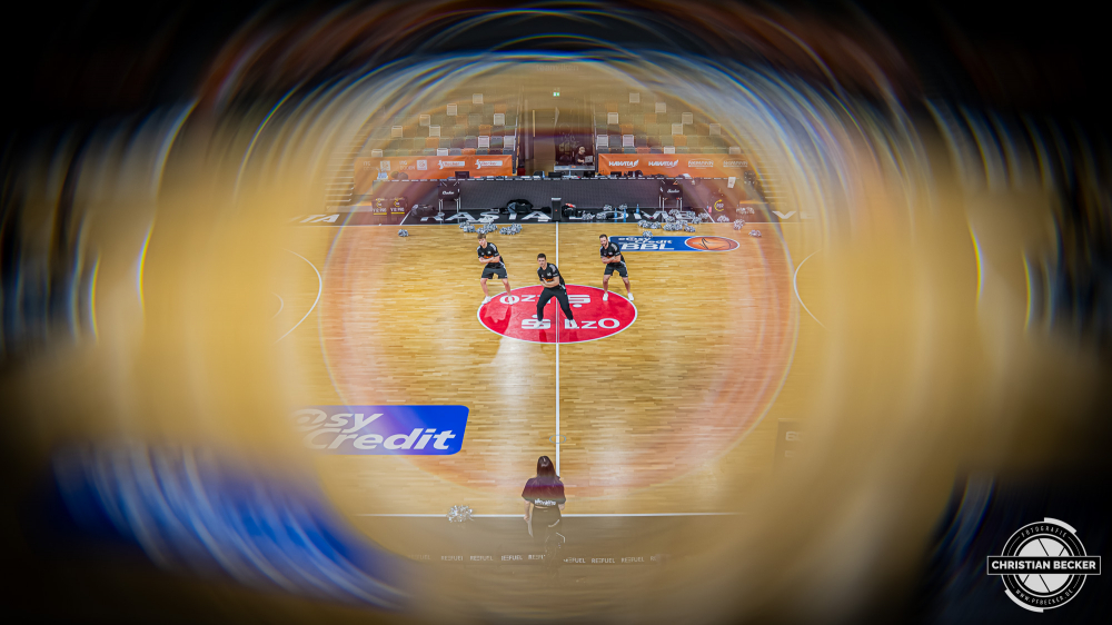 1. Basketball Bundesliga, easyCredit BBL, Saison 2025/2026, Herren, Hauptrunde, 27. Spieltag, 02.04.2026, RASTA Vechta - BMA365 Bamberg Baskets
Marleys (Cheerleader - RASTA Vechta) vor der Partie
Schlüsselwörter: 02.04.2026;1. Bundesliga;27. Spieltag;365;BBL;BMA;Bamberg;Basketball;Baskets;Hauptrunde;Liga;RASTA;RASTA Dome;Saison 2025/2026;Vechta;easycredit