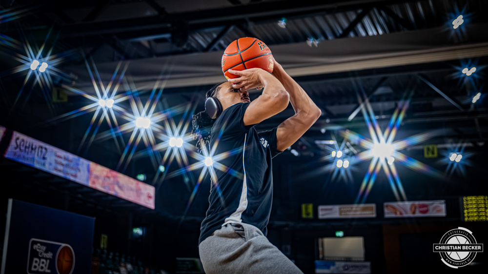 1. Basketball Bundesliga, easyCredit BBL, Saison 2025/2026, Herren, Hauptrunde, 27. Spieltag, 02.04.2026, RASTA Vechta - BMA365 Bamberg Baskets
Alonzo Verge (#11 - RASTA Vechta) vor der Partie
Schlüsselwörter: 02.04.2026;1. Bundesliga;27. Spieltag;365;BBL;BMA;Bamberg;Basketball;Baskets;Hauptrunde;Liga;RASTA;RASTA Dome;Saison 2025/2026;Vechta;easycredit