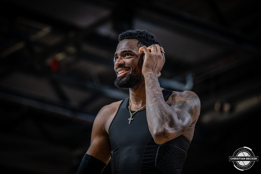 1. Basketball Bundesliga, easyCredit BBL, Saison 2025/2026, Herren, Hauptrunde, 27. Spieltag, 02.04.2026, RASTA Vechta - BMA365 Bamberg Baskets
Ejiofor Onu (#35 - BMA365 Bamberg Baskets) vor der Partie
Schlüsselwörter: 02.04.2026;1. Bundesliga;27. Spieltag;365;BBL;BMA;Bamberg;Basketball;Baskets;Hauptrunde;Liga;RASTA;RASTA Dome;Saison 2025/2026;Vechta;easycredit