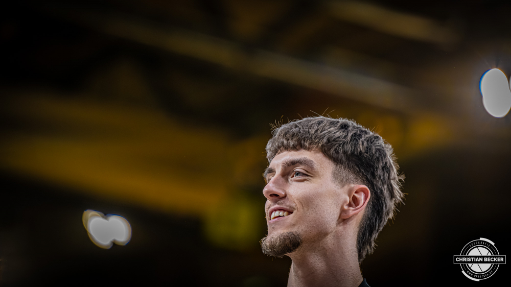 1. Basketball Bundesliga, easyCredit BBL, Saison 2025/2026, Herren, Hauptrunde, 27. Spieltag, 02.04.2026, RASTA Vechta - BMA365 Bamberg Baskets
Zachary Ensminger (#1 - BMA365 Bamberg Baskets) vor der Partie
Schlüsselwörter: 02.04.2026;1. Bundesliga;27. Spieltag;365;BBL;BMA;Bamberg;Basketball;Baskets;Hauptrunde;Liga;RASTA;RASTA Dome;Saison 2025/2026;Vechta;easycredit