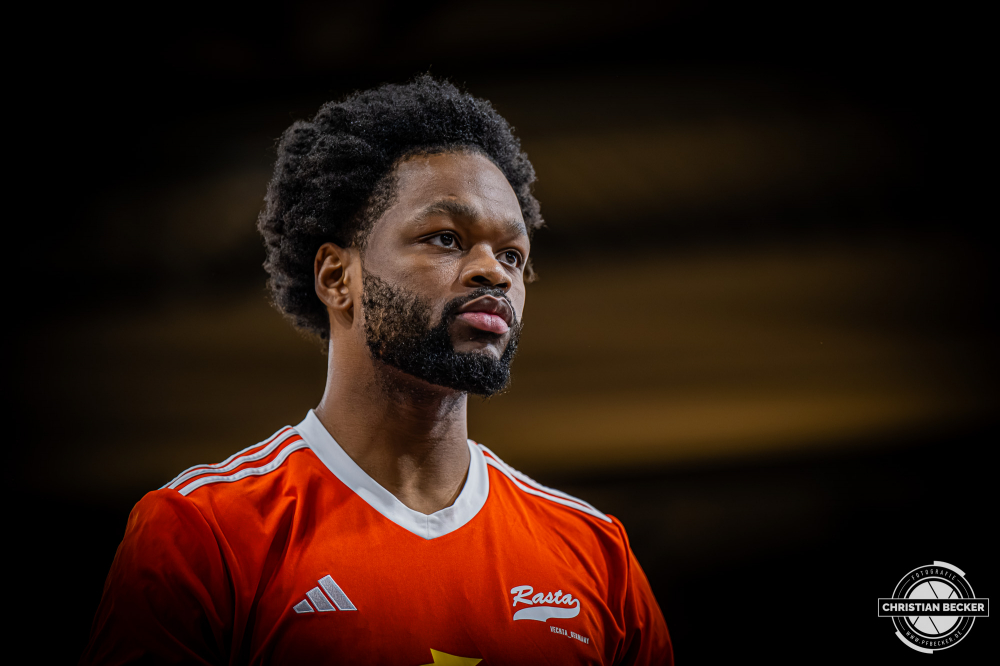 1. Basketball Bundesliga, easyCredit BBL, Saison 2025/2026, Herren, Hauptrunde, 27. Spieltag, 02.04.2026, RASTA Vechta - BMA365 Bamberg Baskets
Lloyd Pandi (#41 - RASTA Vechta) vor der Partie
Schlüsselwörter: 02.04.2026;1. Bundesliga;27. Spieltag;365;BBL;BMA;Bamberg;Basketball;Baskets;Hauptrunde;Liga;RASTA;RASTA Dome;Saison 2025/2026;Vechta;easycredit