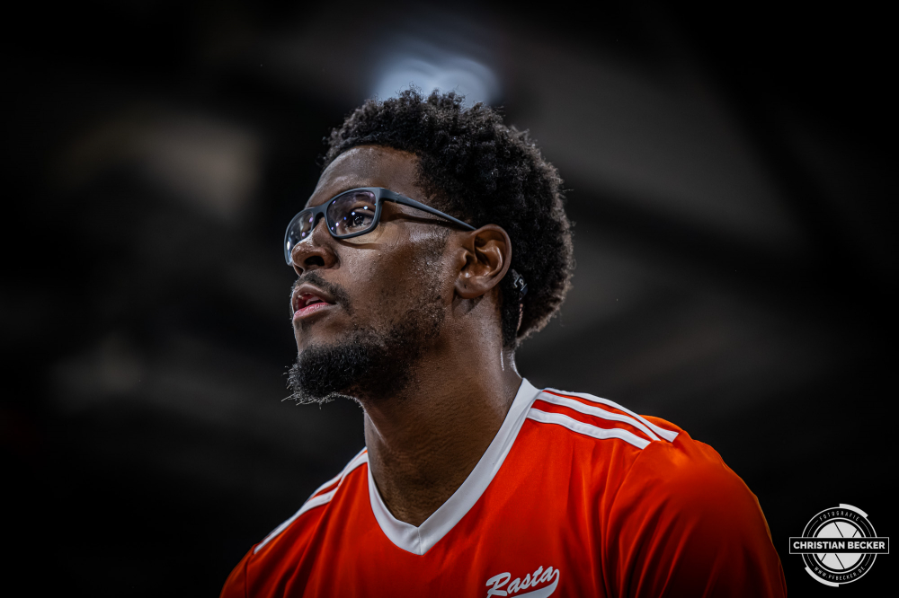 1. Basketball Bundesliga, easyCredit BBL, Saison 2025/2026, Herren, Hauptrunde, 27. Spieltag, 02.04.2026, RASTA Vechta - BMA365 Bamberg Baskets
TJ Bamba (#5 - RASTA Vechta) vor der Partie
Schlüsselwörter: 02.04.2026;1. Bundesliga;27. Spieltag;365;BBL;BMA;Bamberg;Basketball;Baskets;Hauptrunde;Liga;RASTA;RASTA Dome;Saison 2025/2026;Vechta;easycredit