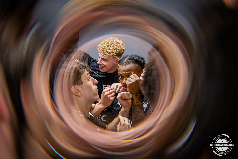 1. Basketball Bundesliga, easyCredit BBL, Saison 2025/2026, Herren, Hauptrunde, 27. Spieltag, 02.04.2026, RASTA Vechta - BMA365 Bamberg Baskets
Das Team der BMA365 Bamberg Baskets vor der Partie
Schlüsselwörter: 02.04.2026;1. Bundesliga;27. Spieltag;365;BBL;BMA;Bamberg;Basketball;Baskets;Hauptrunde;Liga;RASTA;RASTA Dome;Saison 2025/2026;Vechta;easycredit