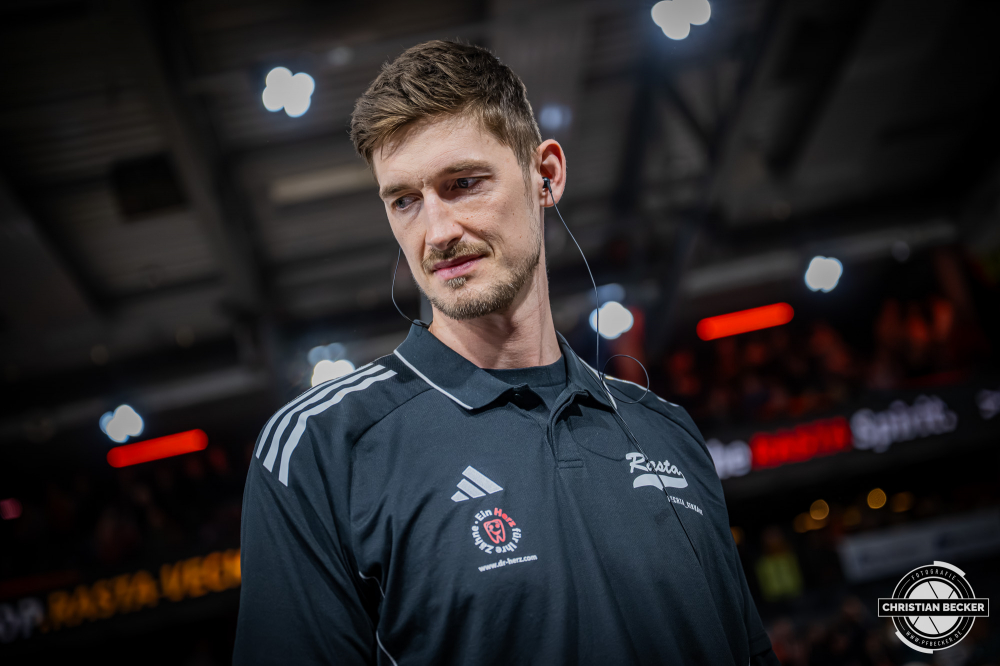 1. Basketball Bundesliga, easyCredit BBL, Saison 2025/2026, Herren, Hauptrunde, 27. Spieltag, 02.04.2026, RASTA Vechta - BMA365 Bamberg Baskets
Tibor Plei&szlig; (#22 - RASTA Vechta) vor der Partie
Schlüsselwörter: 02.04.2026;1. Bundesliga;27. Spieltag;365;BBL;BMA;Bamberg;Basketball;Baskets;Hauptrunde;Liga;RASTA;RASTA Dome;Saison 2025/2026;Vechta;easycredit