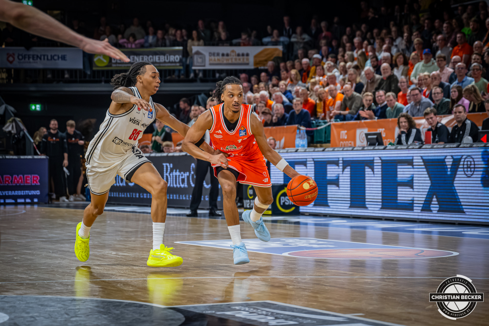 1. Basketball Bundesliga, easyCredit BBL, Saison 2025/2026, Herren, Hauptrunde, 27. Spieltag, 02.04.2026, RASTA Vechta - BMA365 Bamberg Baskets
Alonzo Verge (#11 - RASTA Vechta) in Aktion
Schlüsselwörter: 02.04.2026;1. Bundesliga;27. Spieltag;365;BBL;BMA;Bamberg;Basketball;Baskets;Hauptrunde;Liga;RASTA;RASTA Dome;Saison 2025/2026;Vechta;easycredit