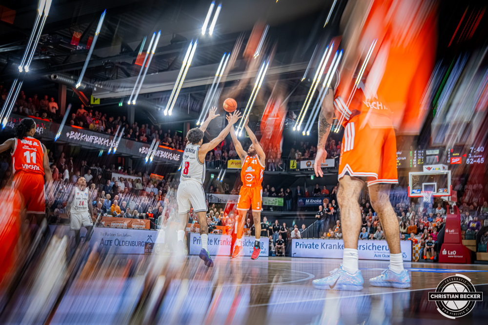 1. Basketball Bundesliga, easyCredit BBL, Saison 2025/2026, Herren, Hauptrunde, 27. Spieltag, 02.04.2026, RASTA Vechta - BMA365 Bamberg Baskets
Lloyd Pandi (#41 - RASTA Vechta) beim Jumpshot
Schlüsselwörter: 02.04.2026;1. Bundesliga;27. Spieltag;365;BBL;BMA;Bamberg;Basketball;Baskets;Hauptrunde;Liga;RASTA;RASTA Dome;Saison 2025/2026;Vechta;easycredit