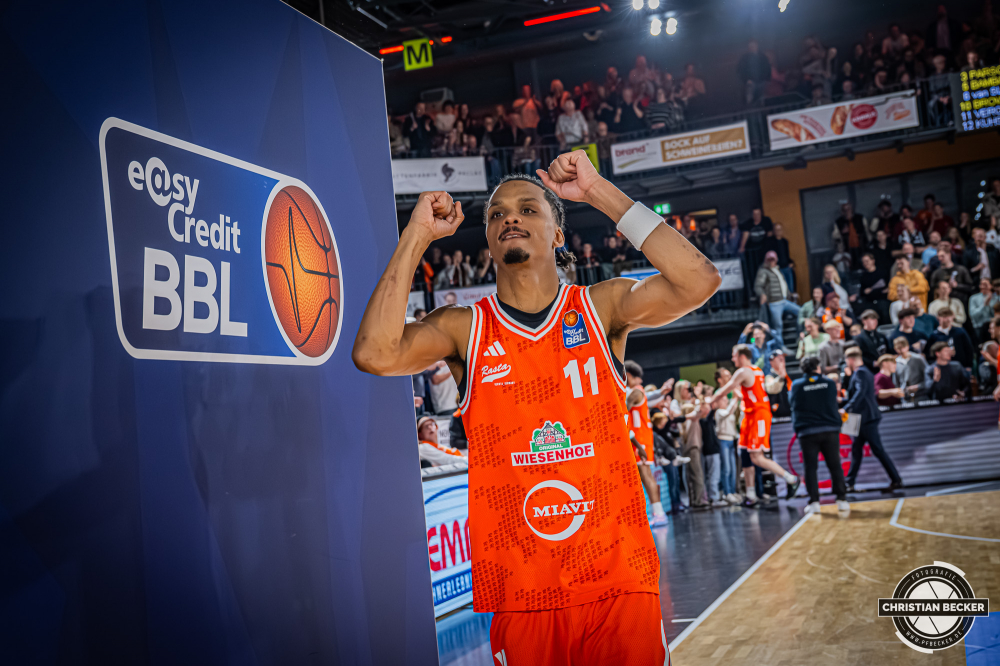 1. Basketball Bundesliga, easyCredit BBL, Saison 2025/2026, Herren, Hauptrunde, 27. Spieltag, 02.04.2026, RASTA Vechta - BMA365 Bamberg Baskets
Alonzo Verge (#11 - RASTA Vechta) nach der Partie
Schlüsselwörter: 02.04.2026;1. Bundesliga;27. Spieltag;365;BBL;BMA;Bamberg;Basketball;Baskets;Hauptrunde;Liga;RASTA;RASTA Dome;Saison 2025/2026;Vechta;easycredit