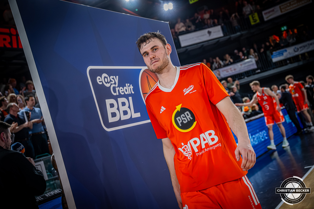 1. Basketball Bundesliga, easyCredit BBL, Saison 2025/2026, Herren, Hauptrunde, 27. Spieltag, 02.04.2026, RASTA Vechta - BMA365 Bamberg Baskets
Linus Trettin (#15 - RASTA Vechta) nach der Partie
Schlüsselwörter: 02.04.2026;1. Bundesliga;27. Spieltag;365;BBL;BMA;Bamberg;Basketball;Baskets;Hauptrunde;Liga;RASTA;RASTA Dome;Saison 2025/2026;Vechta;easycredit