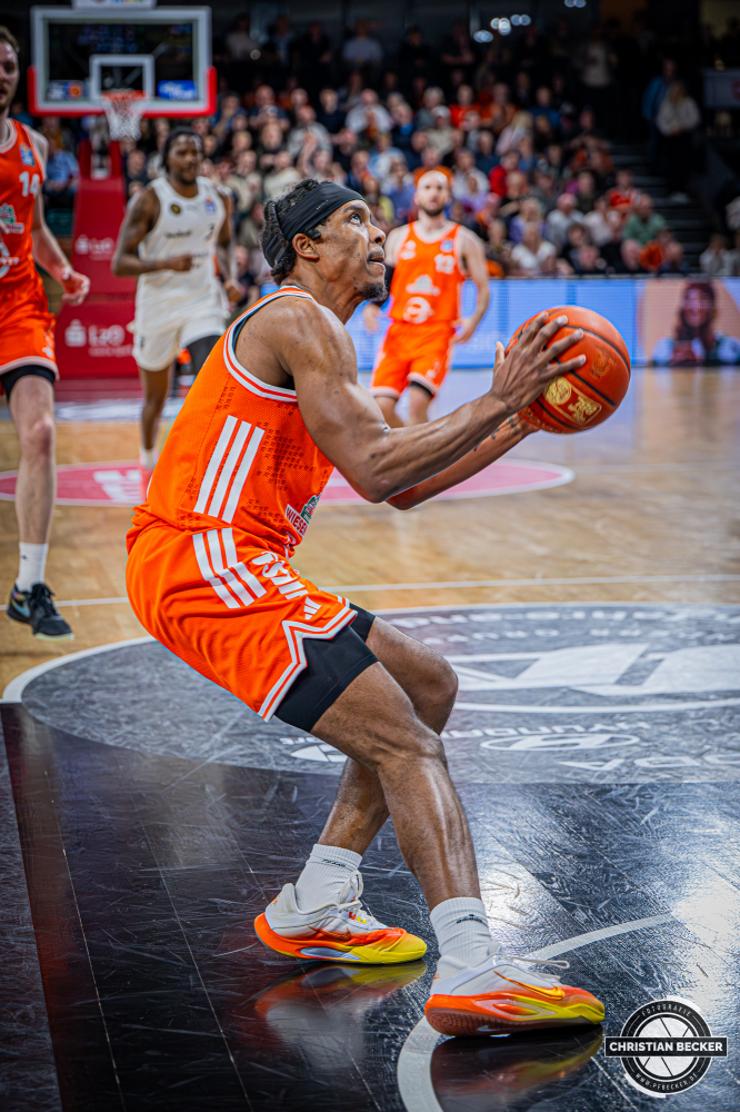 1. Basketball Bundesliga, easyCredit BBL, Saison 2025/2026, Herren, Hauptrunde, 31. Spieltag, 24.04.2026, RASTA Vechta - L&ouml;wen Braunschweig
Malik Parsons (#3 - RASTA Vechta) in Aktion
Schlüsselwörter: 1. Bundesliga;24.04.2026;31. Spieltag;BBL;Basketball;Braunschweig;Hauptrunde;Liga;L&ouml;wen;RASTA;RASTA Dome;Saison 2025/2026;Vechta;easycredit