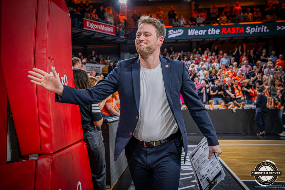 1. Basketball Bundesliga, easyCredit BBL, Saison 2025/2026, Herren, Hauptrunde, 31. Spieltag, 24.04.2026, RASTA Vechta - L&ouml;wen Braunschweig
Marius Graf (Assistent Coach - RASTA Vechta) nach der Partie
Schlüsselwörter: 1. Bundesliga;24.04.2026;31. Spieltag;BBL;Basketball;Braunschweig;Hauptrunde;Liga;L&ouml;wen;RASTA;RASTA Dome;Saison 2025/2026;Vechta;easycredit