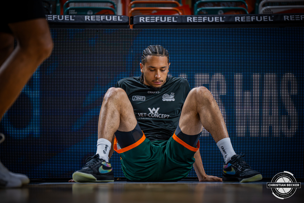1. Basketball Bundesliga, easyCredit BBL, Saison 2025/2026, Herren, Play-Ins, Spiel um Platz 7, 12.05.2026, RASTA Vechta - Gladiators Trier
Jordan Roland (#15 - VET-CONCEPT Gladiators Trier) vor der Partie
Schlüsselwörter: 1. Bundesliga;12.05.2026;BBL;Basketball;Gladiators;Liga;Play-Ins;RASTA;RASTA Dome;Saison 2025/2026;Trier;VET-CONCEPT;Vechta;easycredit