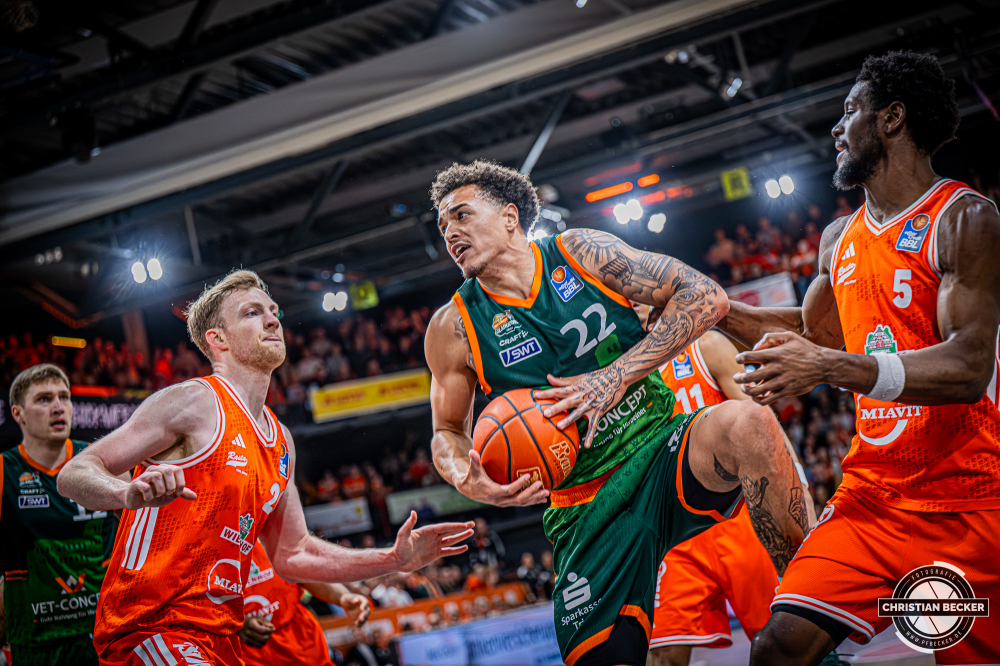 1. Basketball Bundesliga, easyCredit BBL, Saison 2025/2026, Herren, Play-Ins, Spiel um Platz 7, 12.05.2026, RASTA Vechta - Gladiators Trier
Nolan Adekunle (#22 - VET-CONCEPT Gladiators Trier) in Aktion
Schlüsselwörter: 1. Bundesliga;12.05.2026;BBL;Basketball;Gladiators;Liga;Play-Ins;RASTA;RASTA Dome;Saison 2025/2026;Trier;VET-CONCEPT;Vechta;easycredit