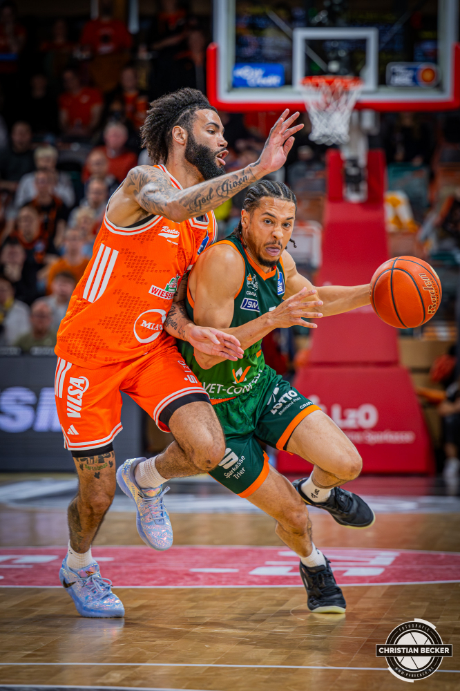 1. Basketball Bundesliga, easyCredit BBL, Saison 2025/2026, Herren, Play-Ins, Spiel um Platz 7, 12.05.2026, RASTA Vechta - Gladiators Trier
Jordan Roland (#15 - VET-CONCEPT Gladiators Trier) in Aktion
Schlüsselwörter: 1. Bundesliga;12.05.2026;BBL;Basketball;Gladiators;Liga;Play-Ins;RASTA;RASTA Dome;Saison 2025/2026;Trier;VET-CONCEPT;Vechta;easycredit