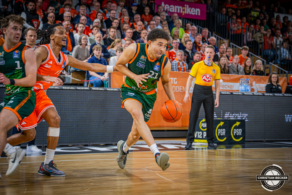 1. Basketball Bundesliga, easyCredit BBL, Saison 2025/2026, Herren, Play-Ins, Spiel um Platz 7, 12.05.2026, RASTA Vechta - Gladiators Trier
Evans Rapieque (#21 - VET-CONCEPT Gladiators Trier) in Aktion
Schlüsselwörter: 1. Bundesliga;12.05.2026;BBL;Basketball;Gladiators;Liga;Play-Ins;RASTA;RASTA Dome;Saison 2025/2026;Trier;VET-CONCEPT;Vechta;easycredit