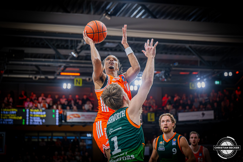 1. Basketball Bundesliga, easyCredit BBL, Saison 2025/2026, Herren, Play-Ins, Spiel um Platz 7, 12.05.2026, RASTA Vechta - Gladiators Trier
Alonzo Verge (#11 - RASTA Vechta) beim Korbleger
Schlüsselwörter: 1. Bundesliga;12.05.2026;BBL;Basketball;Gladiators;Liga;Play-Ins;RASTA;RASTA Dome;Saison 2025/2026;Trier;VET-CONCEPT;Vechta;easycredit