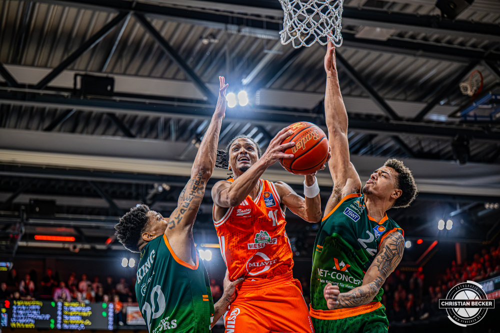 1. Basketball Bundesliga, easyCredit BBL, Saison 2025/2026, Herren, Play-Ins, Spiel um Platz 7, 12.05.2026, RASTA Vechta - Gladiators Trier
Alonzo Verge (#11 - RASTA Vechta) beim Korbleger
Schlüsselwörter: 1. Bundesliga;12.05.2026;BBL;Basketball;Gladiators;Liga;Play-Ins;RASTA;RASTA Dome;Saison 2025/2026;Trier;VET-CONCEPT;Vechta;easycredit