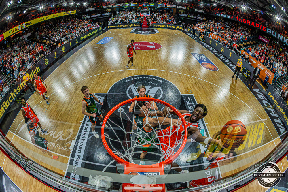 1. Basketball Bundesliga, easyCredit BBL, Saison 2025/2026, Herren, Play-Ins, Spiel um Platz 7, 12.05.2026, RASTA Vechta - Gladiators Trier
TJ Bamba (#5 - RASTA Vechta) beim Korbleger
Schlüsselwörter: 1. Bundesliga;12.05.2026;BBL;Basketball;Gladiators;Liga;Play-Ins;RASTA;RASTA Dome;Saison 2025/2026;Trier;VET-CONCEPT;Vechta;easycredit