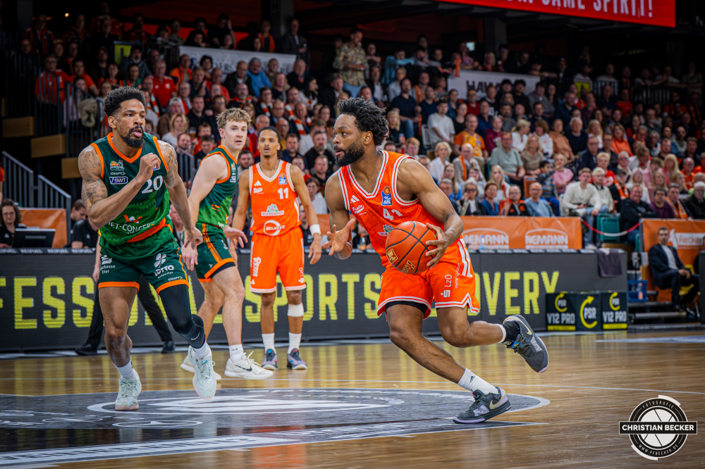 1. Basketball Bundesliga, easyCredit BBL, Saison 2025/2026, Herren, Play-Ins, Spiel um Platz 7, 12.05.2026, RASTA Vechta - Gladiators Trier
Lloyd Pandi (#41 - RASTA Vechta) in Aktion
Schlüsselwörter: 1. Bundesliga;12.05.2026;BBL;Basketball;Gladiators;Liga;Play-Ins;RASTA;RASTA Dome;Saison 2025/2026;Trier;VET-CONCEPT;Vechta;easycredit