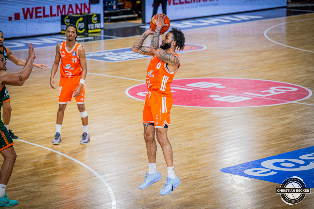 1. Basketball Bundesliga, easyCredit BBL, Saison 2025/2026, Herren, Play-Ins, Spiel um Platz 7, 12.05.2026, RASTA Vechta - Gladiators Trier
Tevin Brown (#10 - RASTA Vechta) beim Jumpshot
Schlüsselwörter: 1. Bundesliga;12.05.2026;BBL;Basketball;Gladiators;Liga;Play-Ins;RASTA;RASTA Dome;Saison 2025/2026;Trier;VET-CONCEPT;Vechta;easycredit