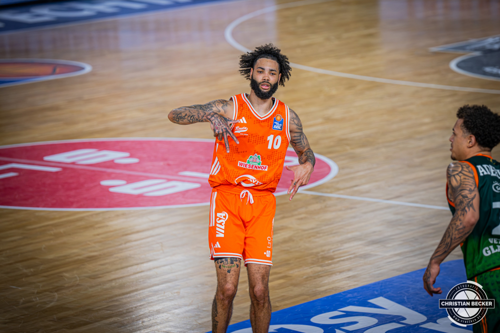1. Basketball Bundesliga, easyCredit BBL, Saison 2025/2026, Herren, Play-Ins, Spiel um Platz 7, 12.05.2026, RASTA Vechta - Gladiators Trier
Tevin Brown (#10 - RASTA Vechta) zeigt Emotionen w&auml;hrend der Partie
Schlüsselwörter: 1. Bundesliga;12.05.2026;BBL;Basketball;Gladiators;Liga;Play-Ins;RASTA;RASTA Dome;Saison 2025/2026;Trier;VET-CONCEPT;Vechta;easycredit