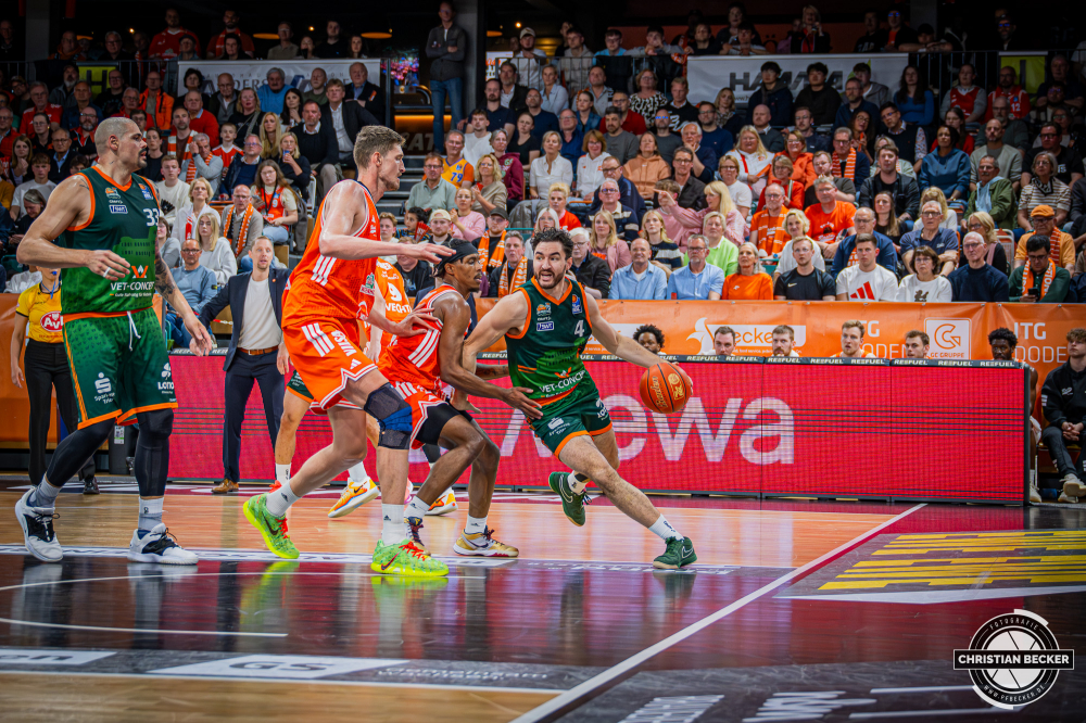 1. Basketball Bundesliga, easyCredit BBL, Saison 2025/2026, Herren, Play-Ins, Spiel um Platz 7, 12.05.2026, RASTA Vechta - Gladiators Trier
Clay Guillozet (#4 - VET-CONCEPT Gladiators Trier) in Aktion
Schlüsselwörter: 1. Bundesliga;12.05.2026;BBL;Basketball;Gladiators;Liga;Play-Ins;RASTA;RASTA Dome;Saison 2025/2026;Trier;VET-CONCEPT;Vechta;easycredit