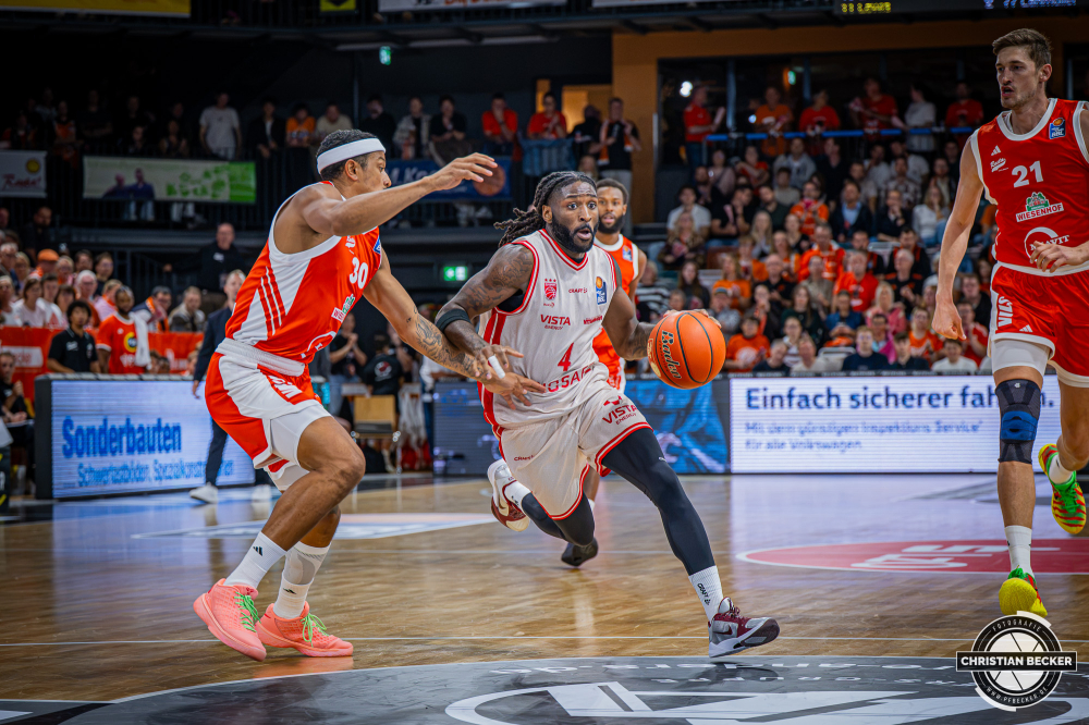 1. Basketball Bundesliga, easyCredit BBL, Saison 2026/2027, Herren, Hauptrunde, 2. Spieltag, 24.09.2026, RASTA Vechta - Bamberg Baskets
Jordan Jones (#4 - BMA365 Bamberg Baskets) in Aktion
Schlüsselwörter: 1. Bundesliga;2. Spieltag;24.09.2026;BBL;BMA 365;Bamberg;Basketball;Baskets;Hauptrunde;Liga;RASTA;RASTA Dome;Saison 2025/2026;Vechta;easycredit