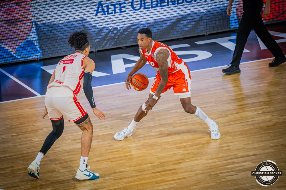 1. Basketball Bundesliga, easyCredit BBL, Saison 2026/2027, Herren, Hauptrunde, 2. Spieltag, 24.09.2026, RASTA Vechta - Bamberg Baskets
Justin Edler-Davis (#10 - RASTA Vechta) in Aktion
Schlüsselwörter: 1. Bundesliga;2. Spieltag;24.09.2026;BBL;BMA 365;Bamberg;Basketball;Baskets;Hauptrunde;Liga;RASTA;RASTA Dome;Saison 2025/2026;Vechta;easycredit