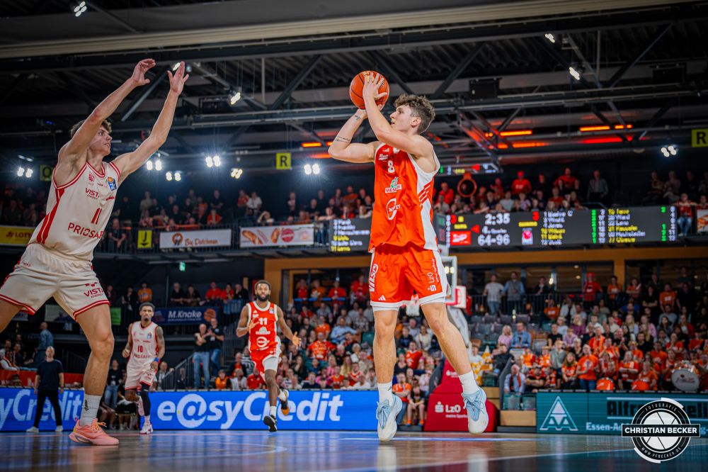 1. Basketball Bundesliga, easyCredit BBL, Saison 2026/2027, Herren, Hauptrunde, 2. Spieltag, 24.09.2026, RASTA Vechta - Bamberg Baskets
Dominik Dolic (#8 - RASTA Vechta) beim Jumpshot
Schlüsselwörter: 1. Bundesliga;2. Spieltag;24.09.2026;BBL;BMA 365;Bamberg;Basketball;Baskets;Hauptrunde;Liga;RASTA;RASTA Dome;Saison 2025/2026;Vechta;easycredit