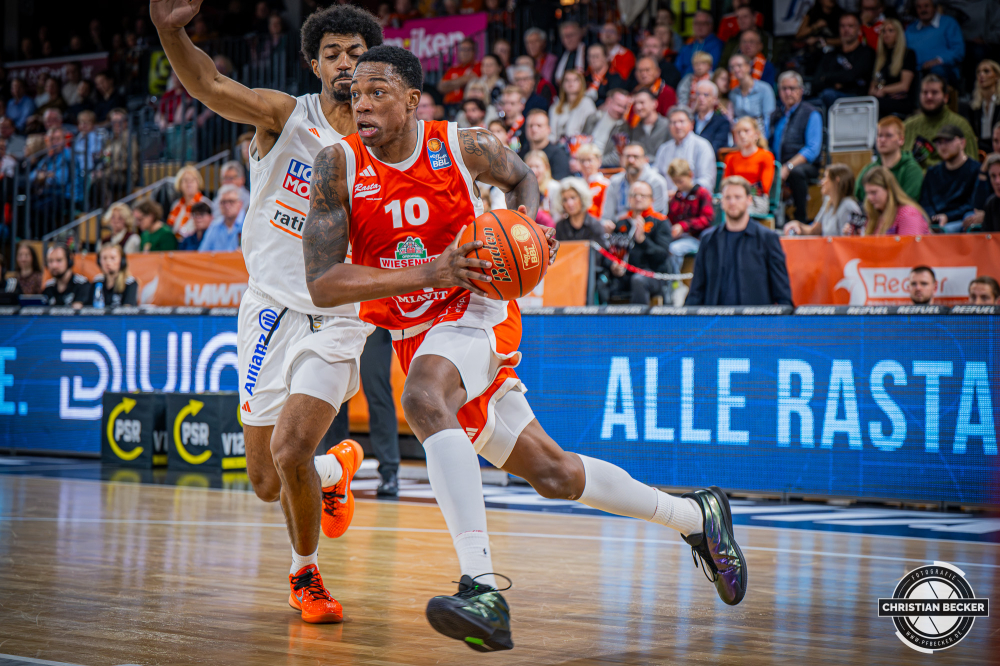 1. Basketball Bundesliga, easyCredit BBL, Saison 2026/2027, Herren, Hauptrunde, 5. Spieltag, 10.10.2026, RASTA Vechta - ratiopharm ulm
Justin Edler-Davis (#10 - RASTA Vechta) in Aktion
Schlüsselwörter: 1. Bundesliga;10.10.2026;5. Spieltag;BBL;Basketball;Hauptrunde;Liga;RASTA;RASTA Dome;Saison 2026/2027;Ulm;Vechta;easycredit;ratiopharm