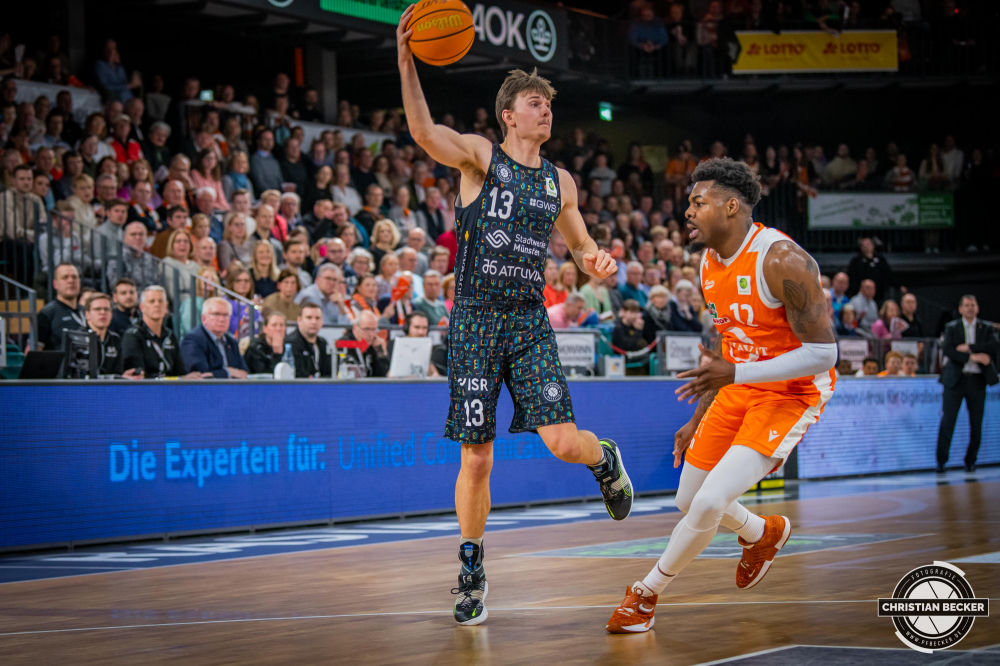 2. Basketball Bundesliga, Pro A, Hauptrunde, 25. Spieltag, 05.03.23, RASTA Vechta - WWU Baskets Münster
RASTA Vechta gegen WWU Baskets Münster
Schlüsselwörter: 05.03.23;2. Bundesliga;25. Spieltag;Barmer;Basketball;Baskets;Hauptrunde;Liga;Münster;Pro A;RASTA;RASTA Dome;Saison 2022/2023;Vechta;WWU